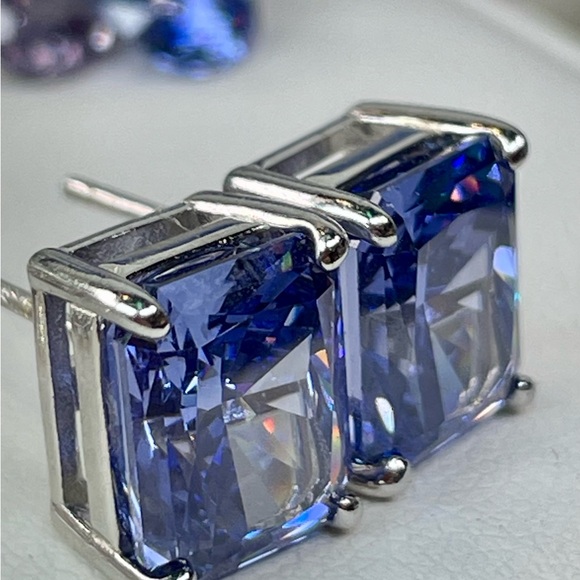 7.58 CARAT TANZANITE Silver 925 Earrings. Earth mined in Tanzania - Picture 8 of 17